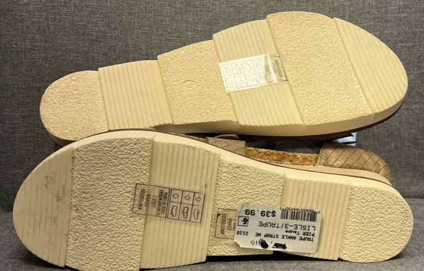 10 Pierre Dumas Sandals