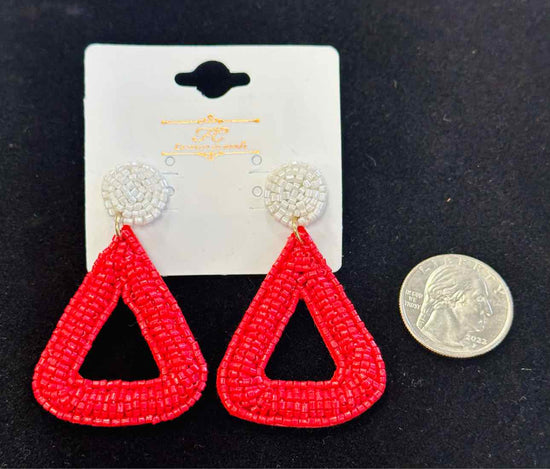 Le Centre De Monde Earrings