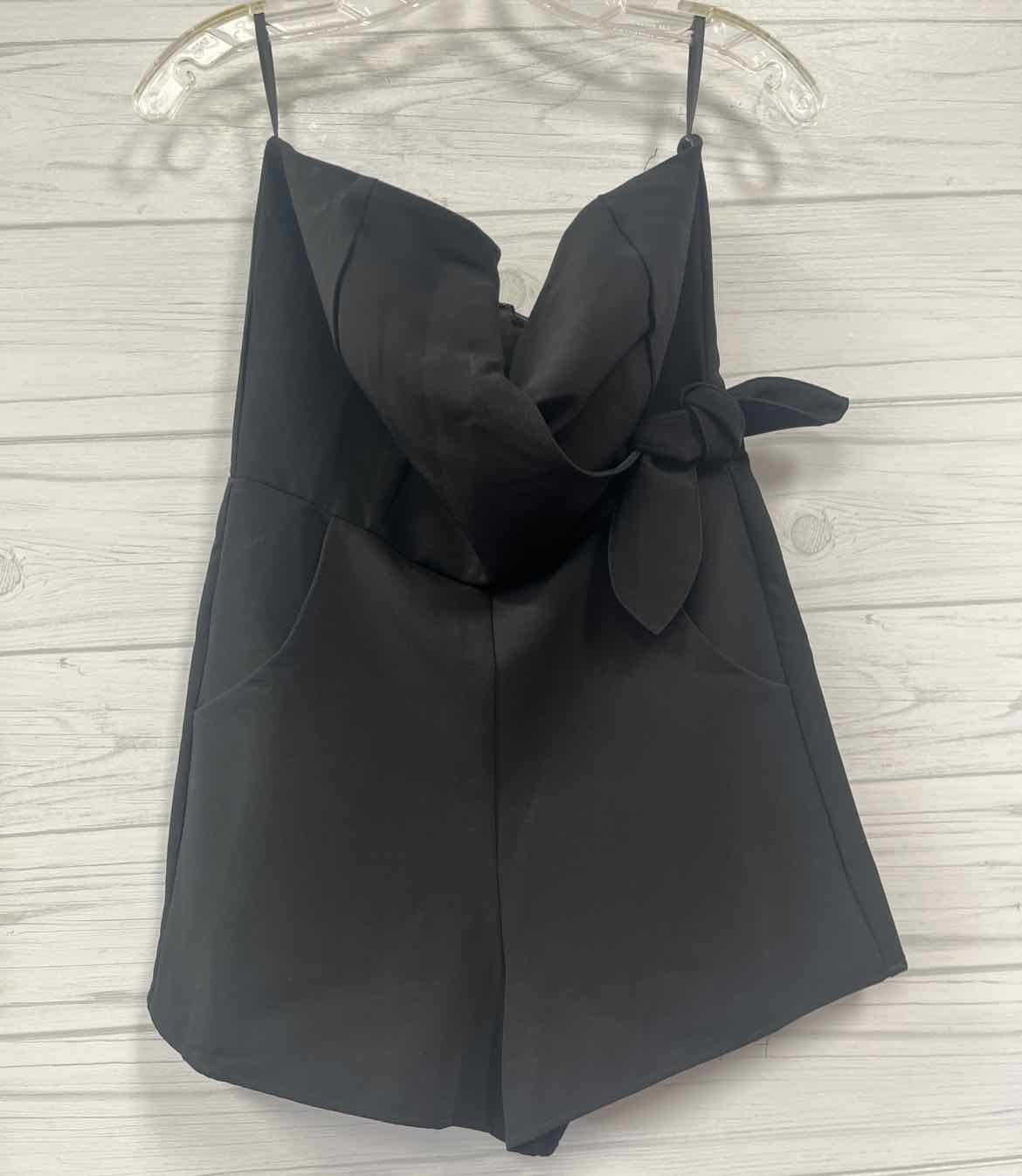 Size M she + sky Romper