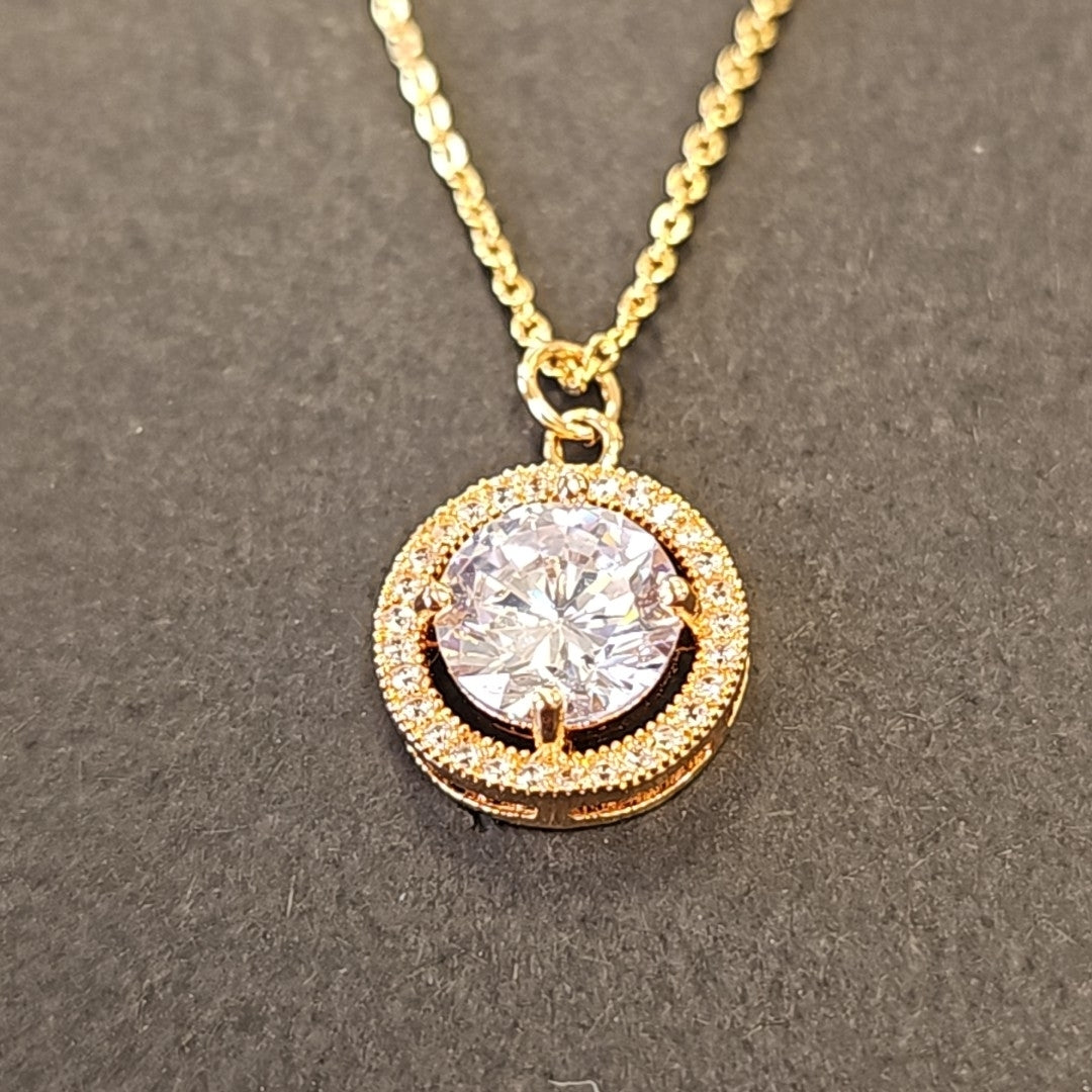 crystal avenue Necklace