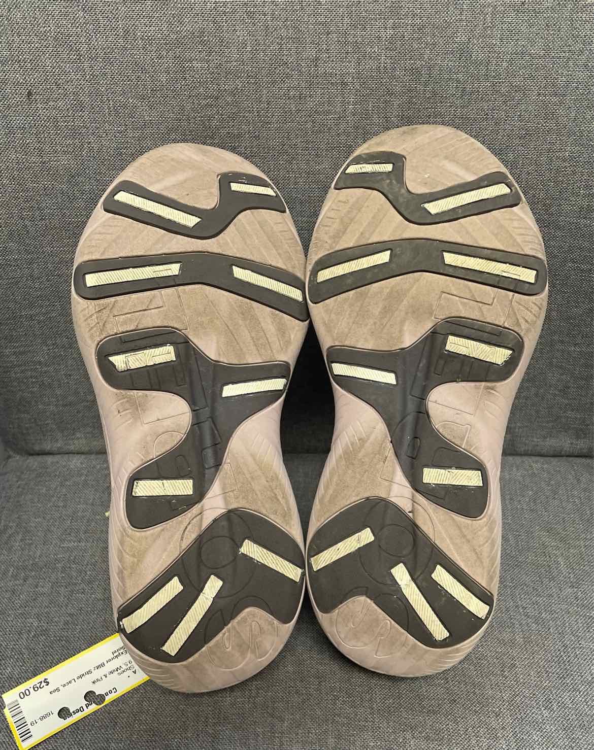 9.5 Sorel Shoes