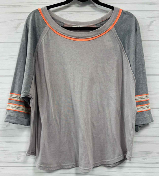 Size S easel Shirt