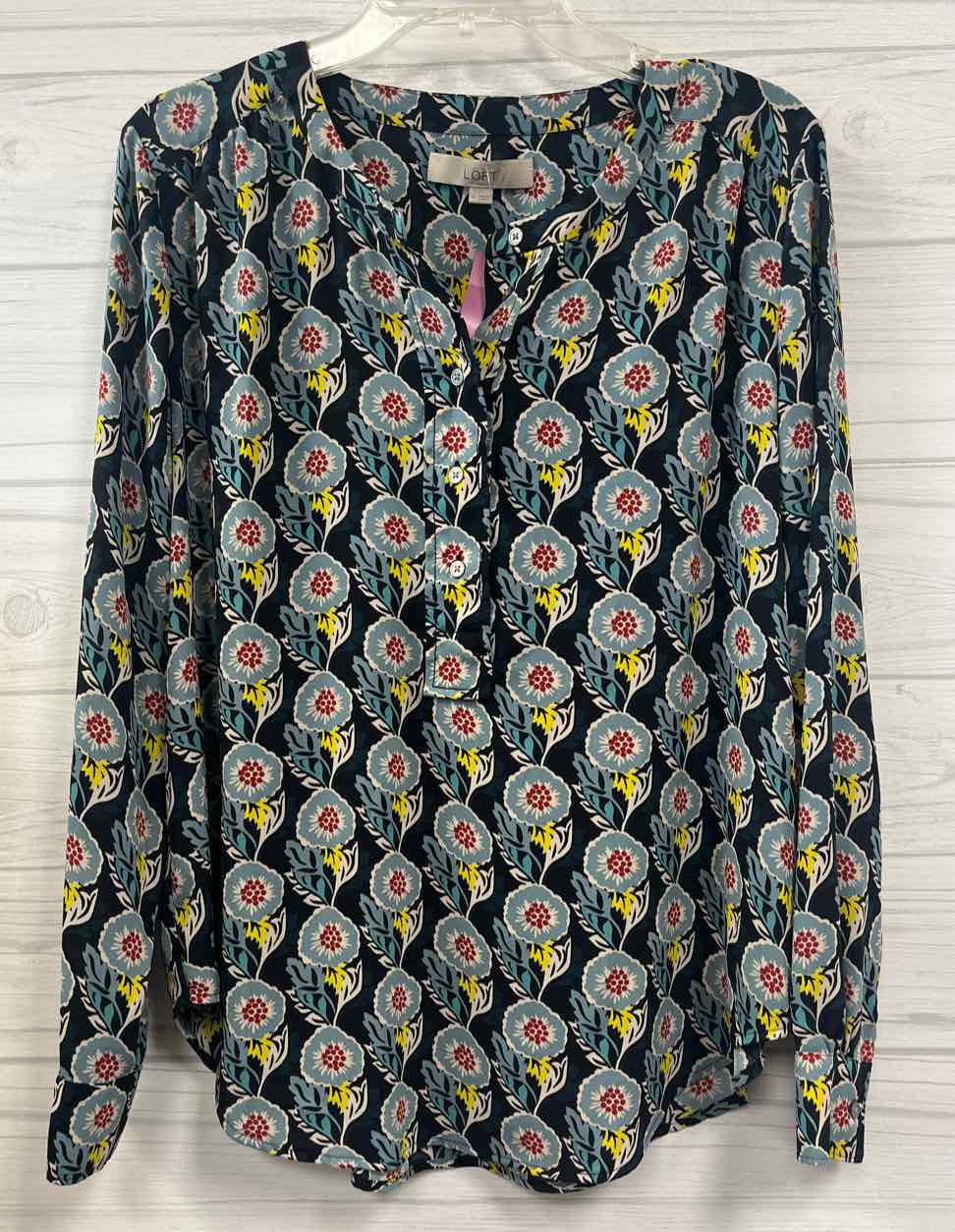 Size M Loft Shirt