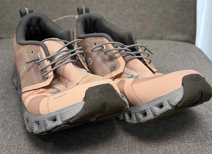 7 On Sneakers