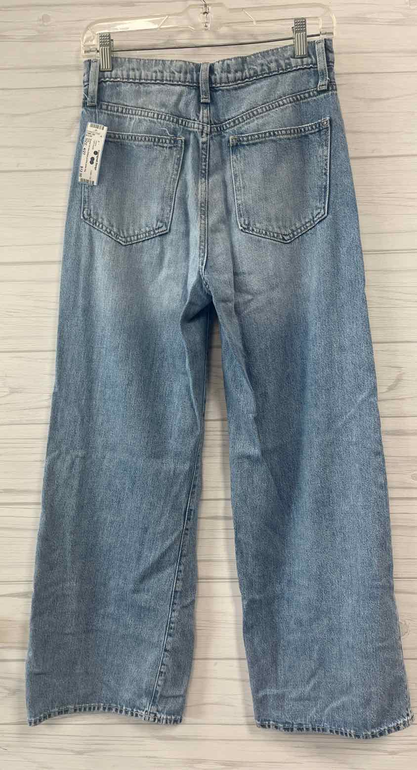 Size 4/27 Gap Jeans