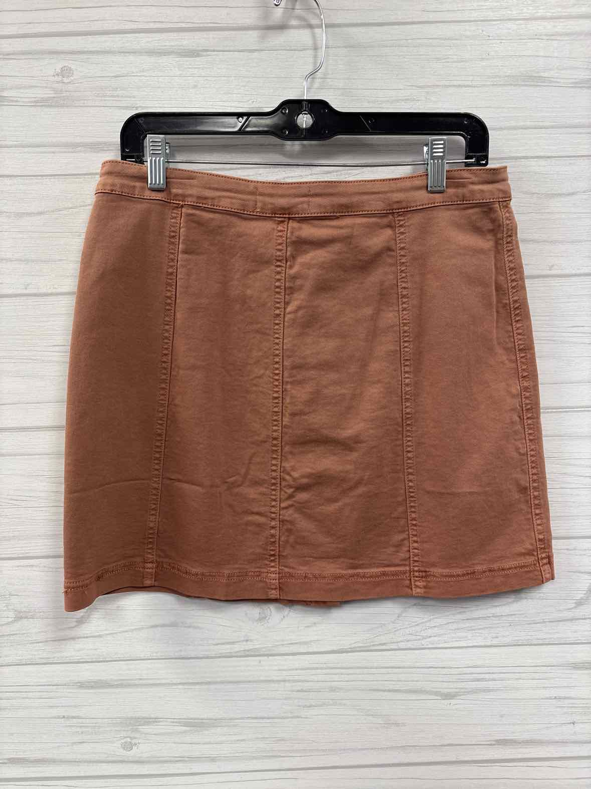 Size M Listicle Skirt