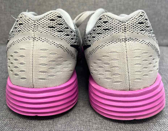 6.5 Nike Sneakers