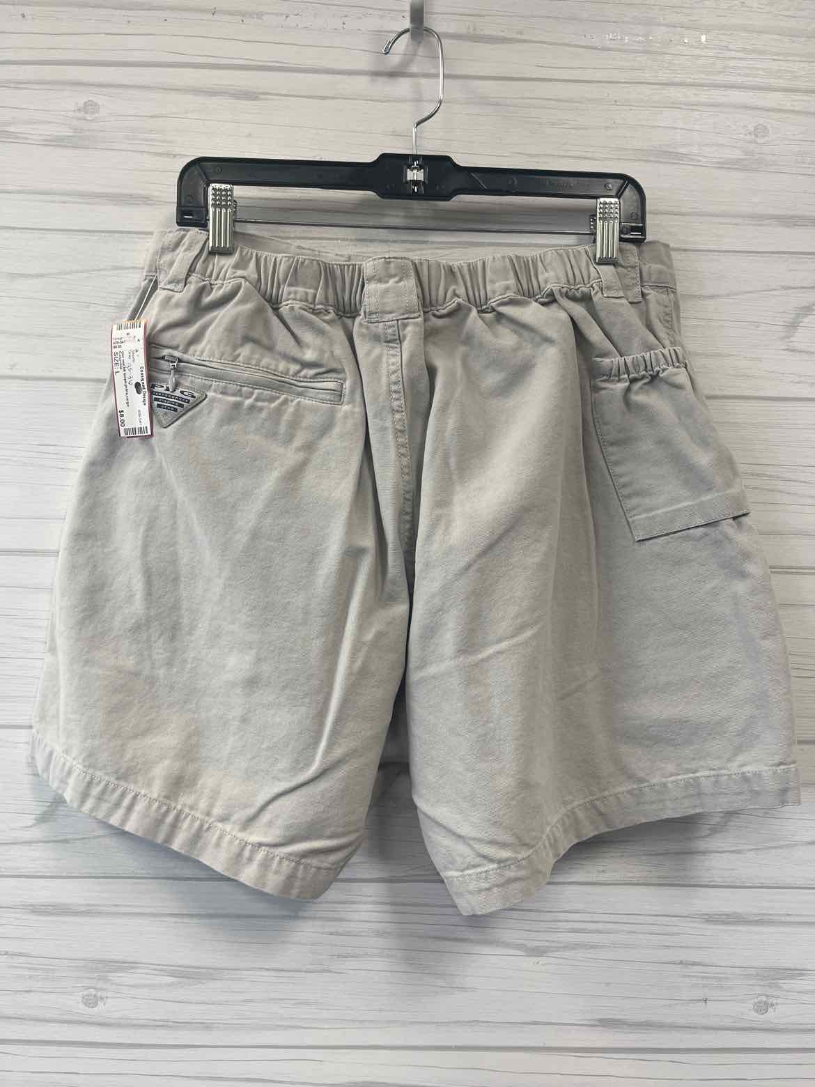 Size L Columbia Shorts