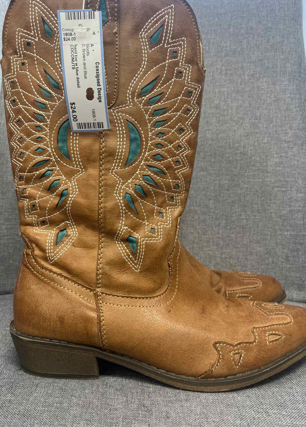 8 COCONUTS Boots