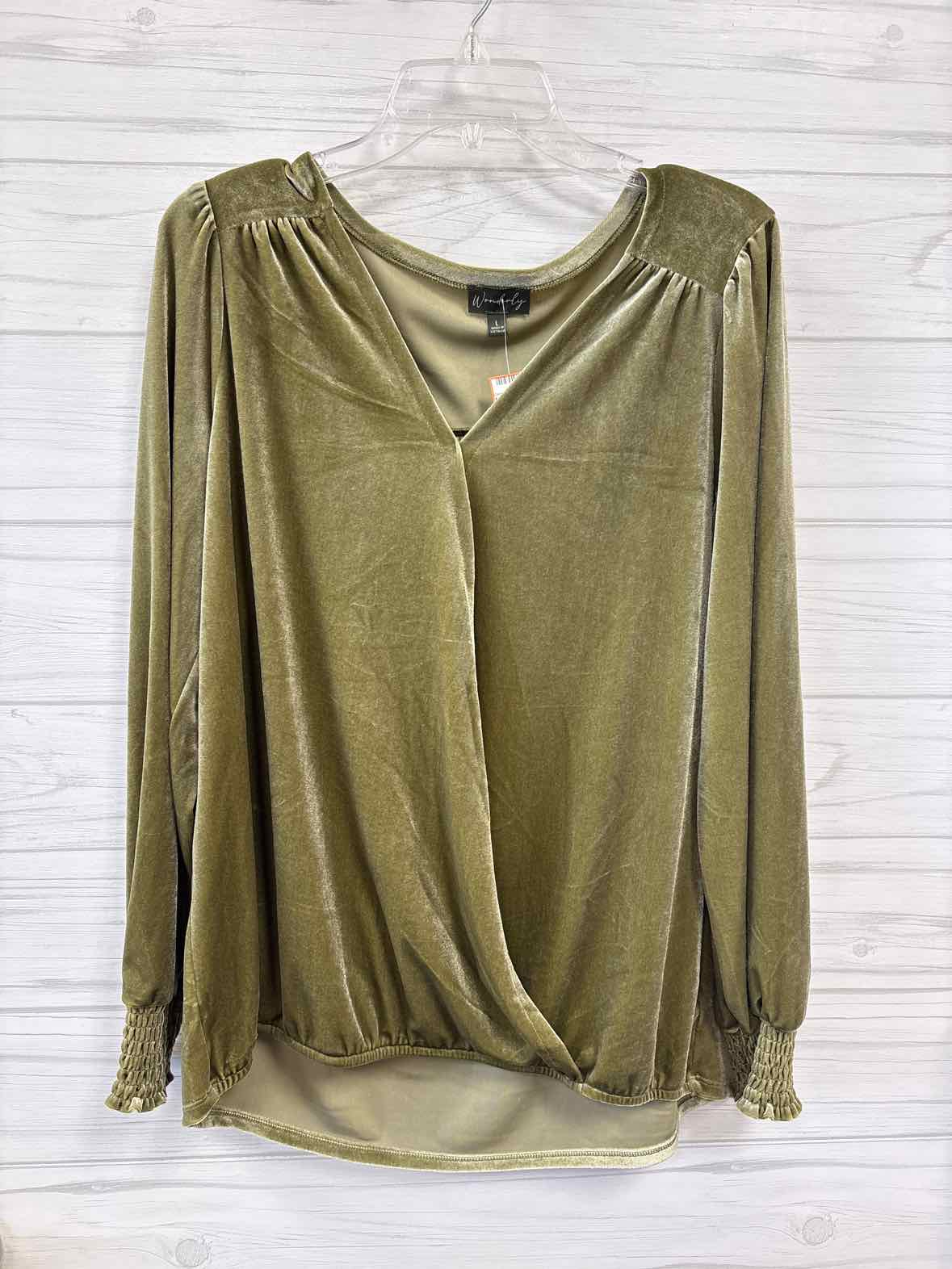 Size L Wonderly Shirt