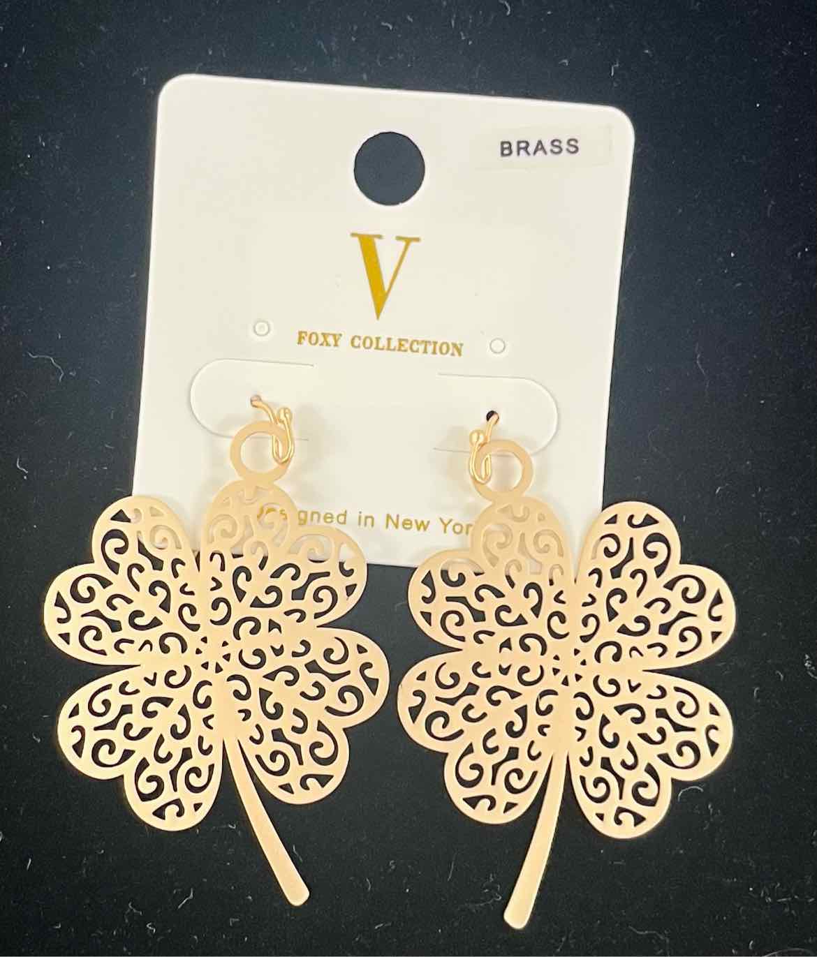 V foxy collection Earrings