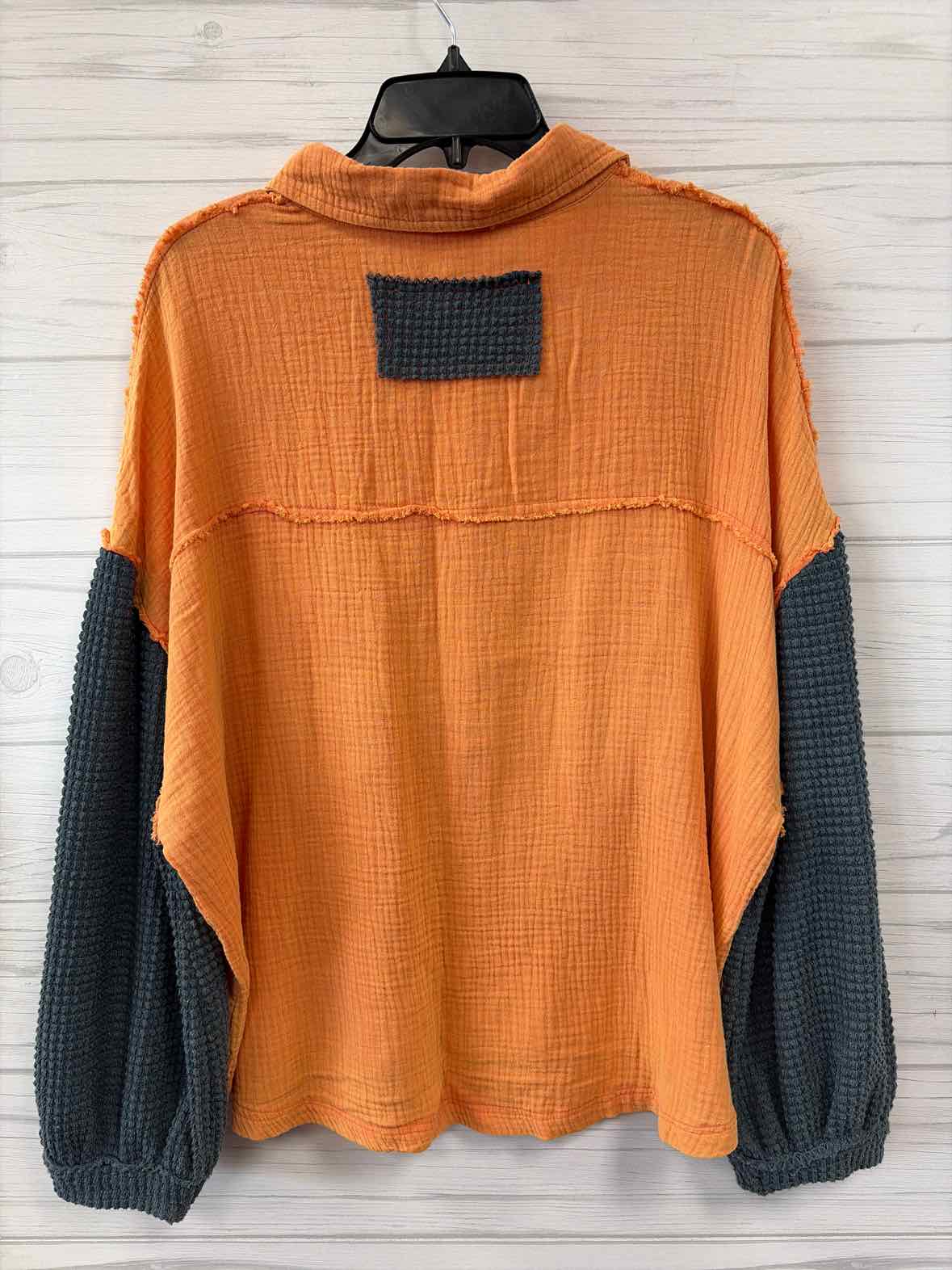 Size M pol Shirt