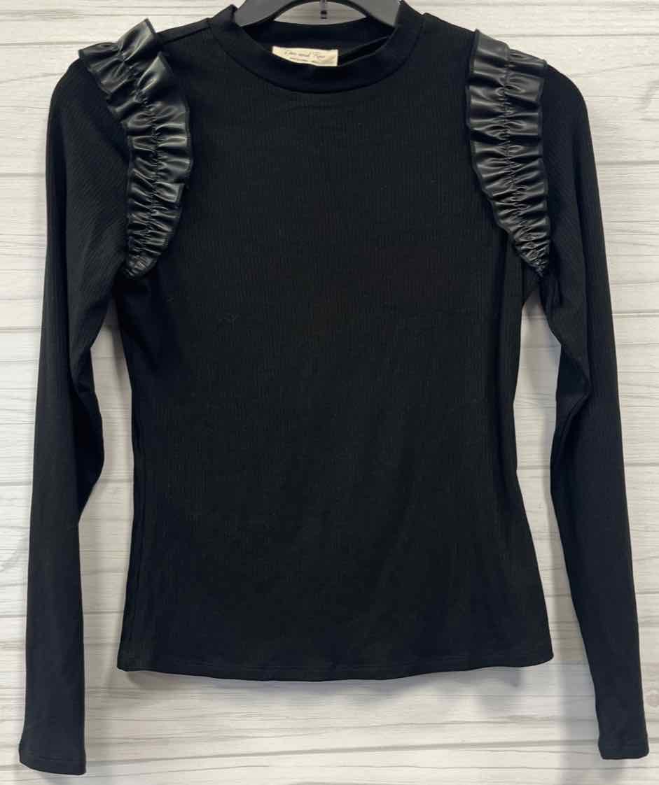 Size S Doe & Rae Shirt