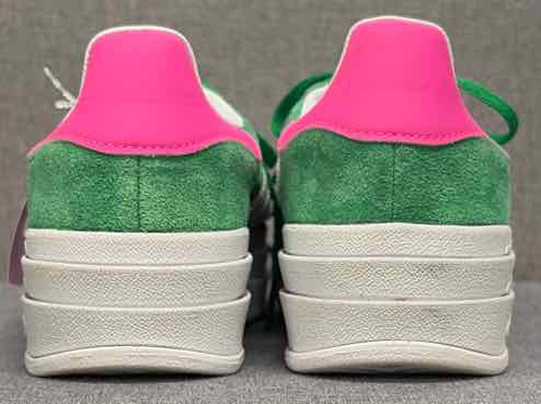 7 adidas Sneakers
