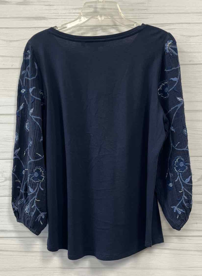 Size L Chicos Shirt