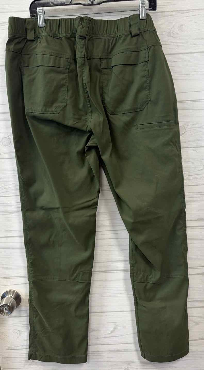 Size 18/32 Duluth Pants