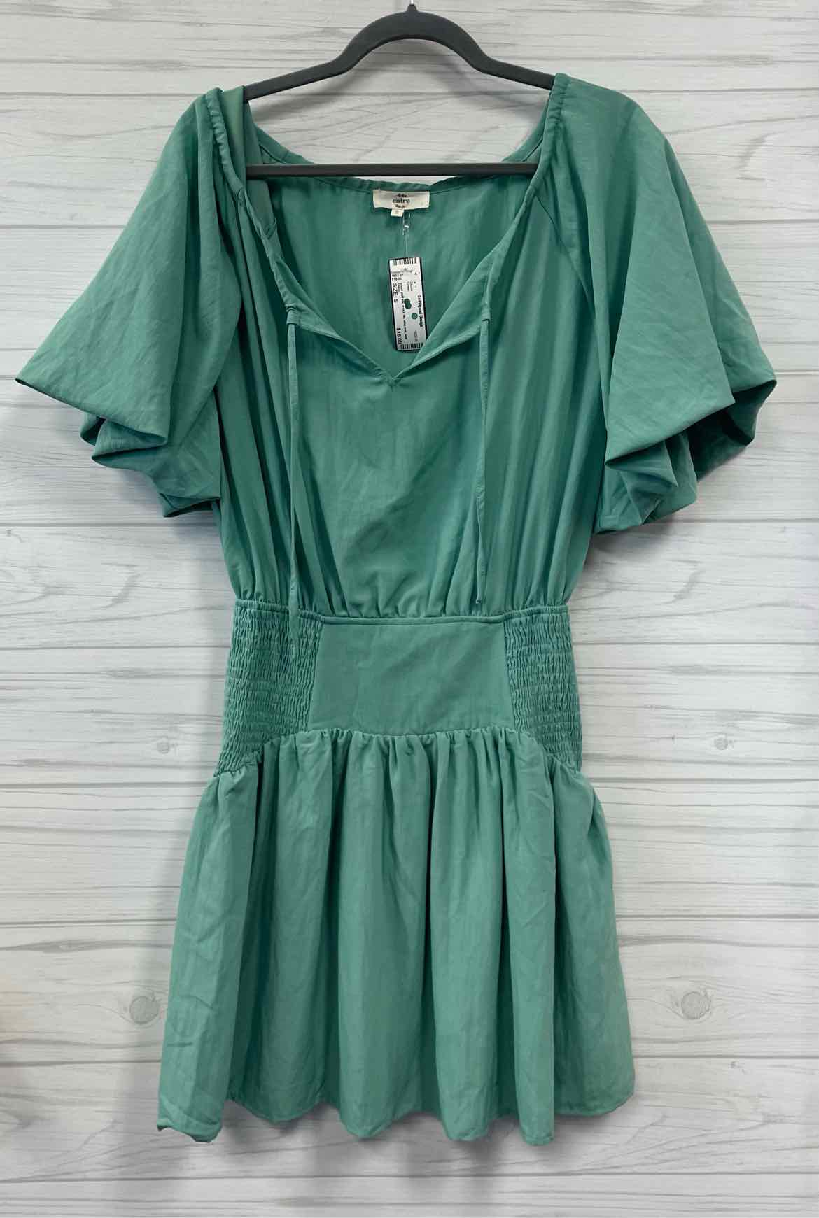 Size M Entro Dress