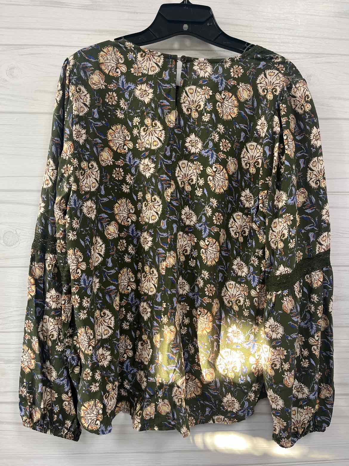 Size XL Oak & Trellis Shirt
