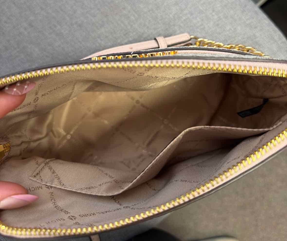 Micheal Kors Purse