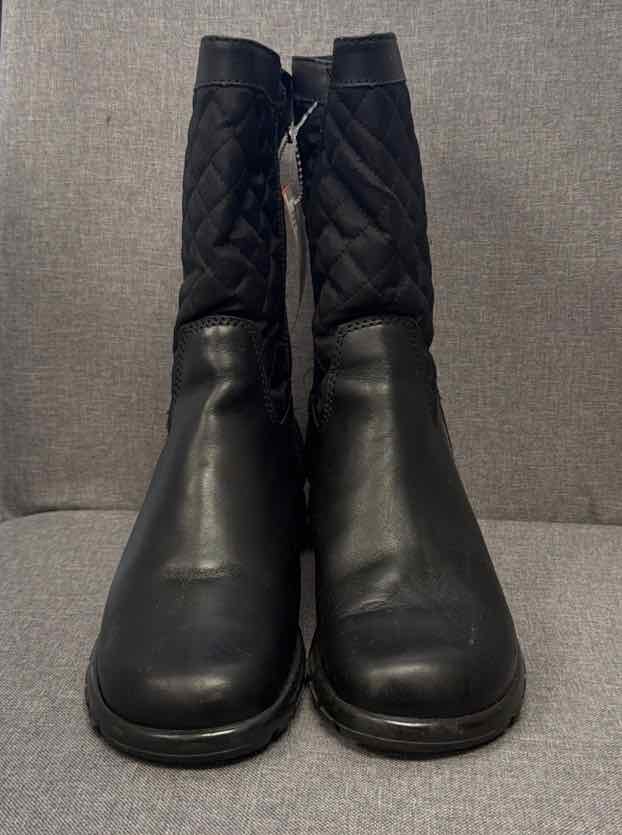8.5 Martins Boots