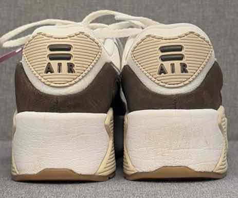 7 Nike Sneakers