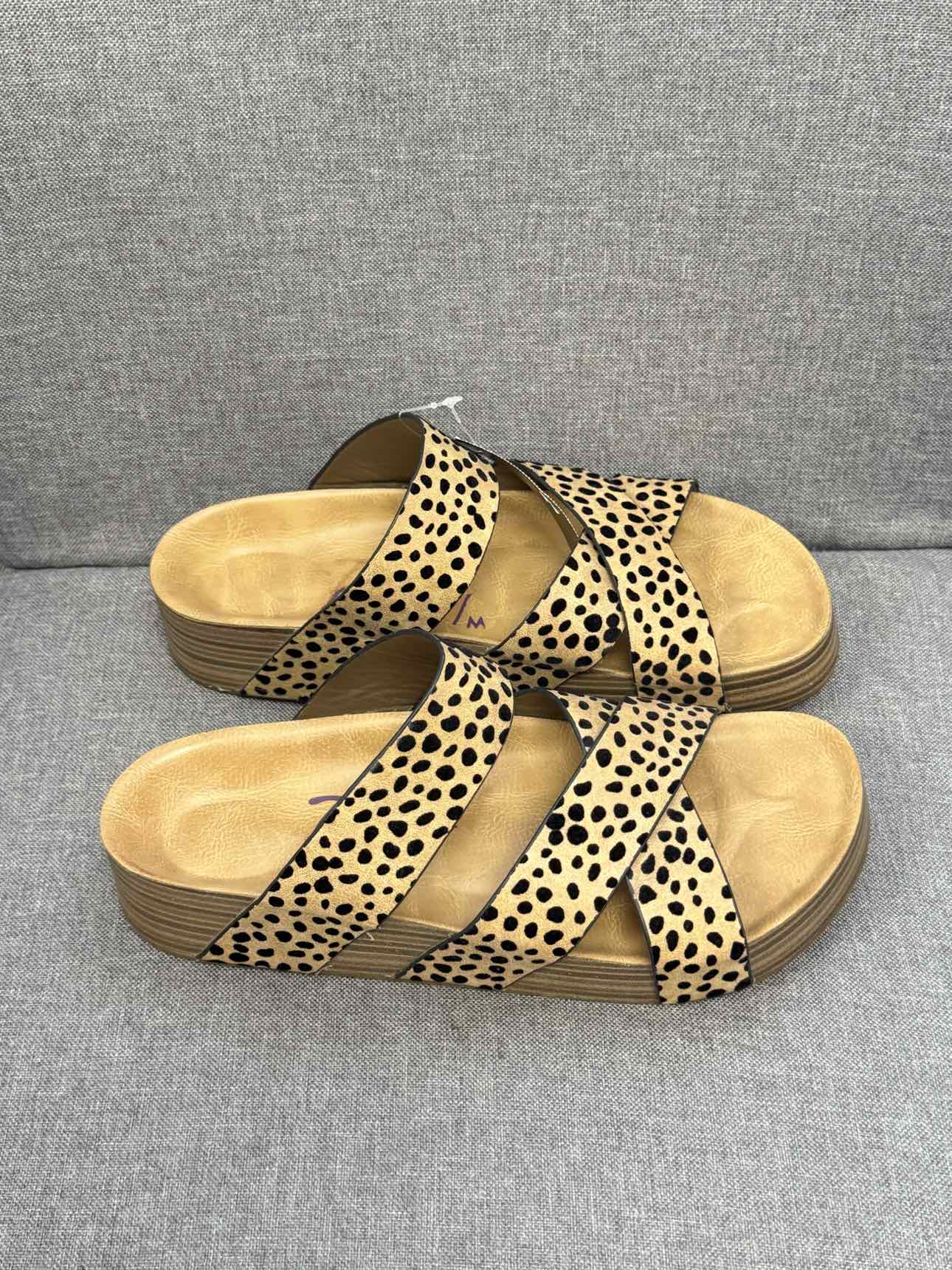 8 blowfish Sandals