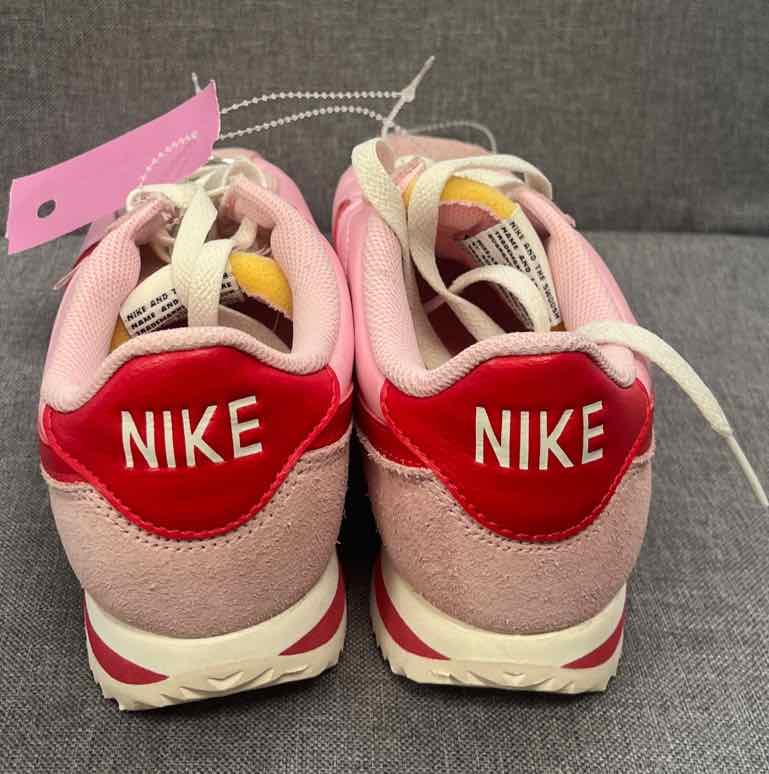 7.5 Nike Shoes