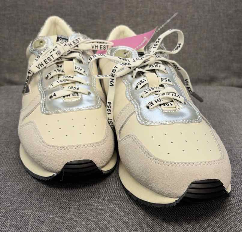 9 Vintage Havana Sneakers
