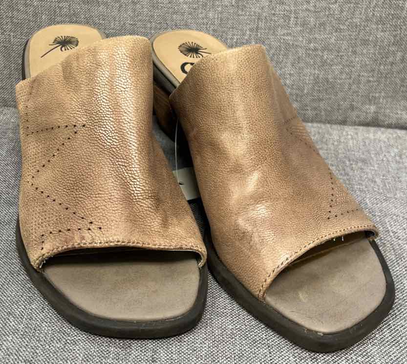 6 OTBT Sandals