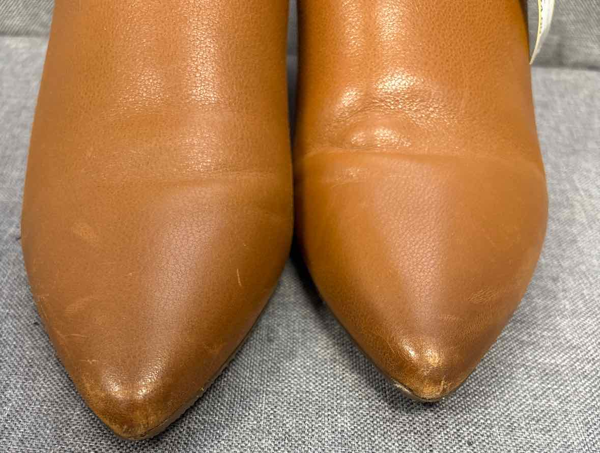 8.5 Clarks Loafers