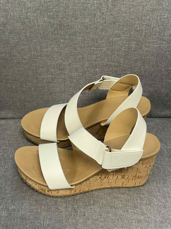 7 CL BY LAUNDRY Shoes