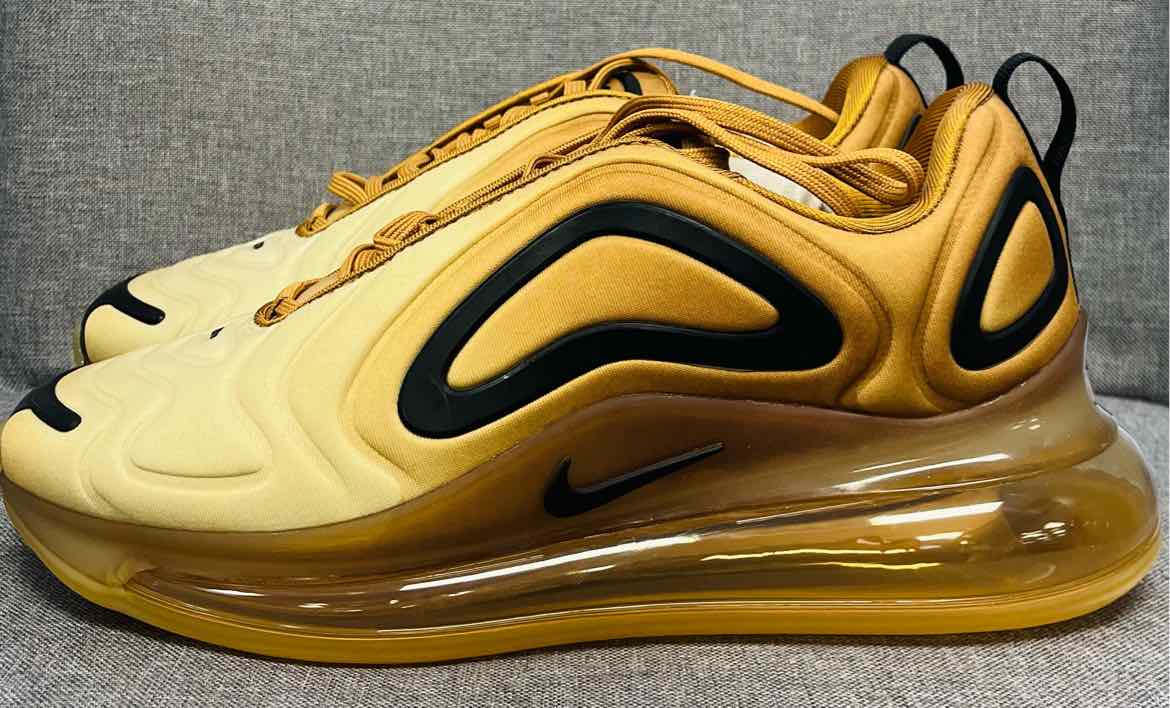7.5 Nike Air Shoes