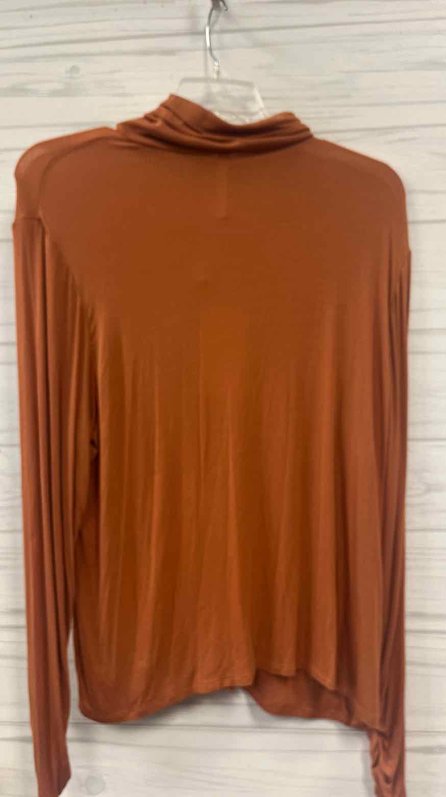 Size 2X fabletics Shirt