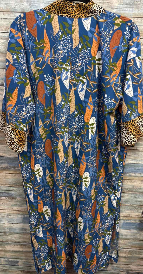 Size S easel Cardigan