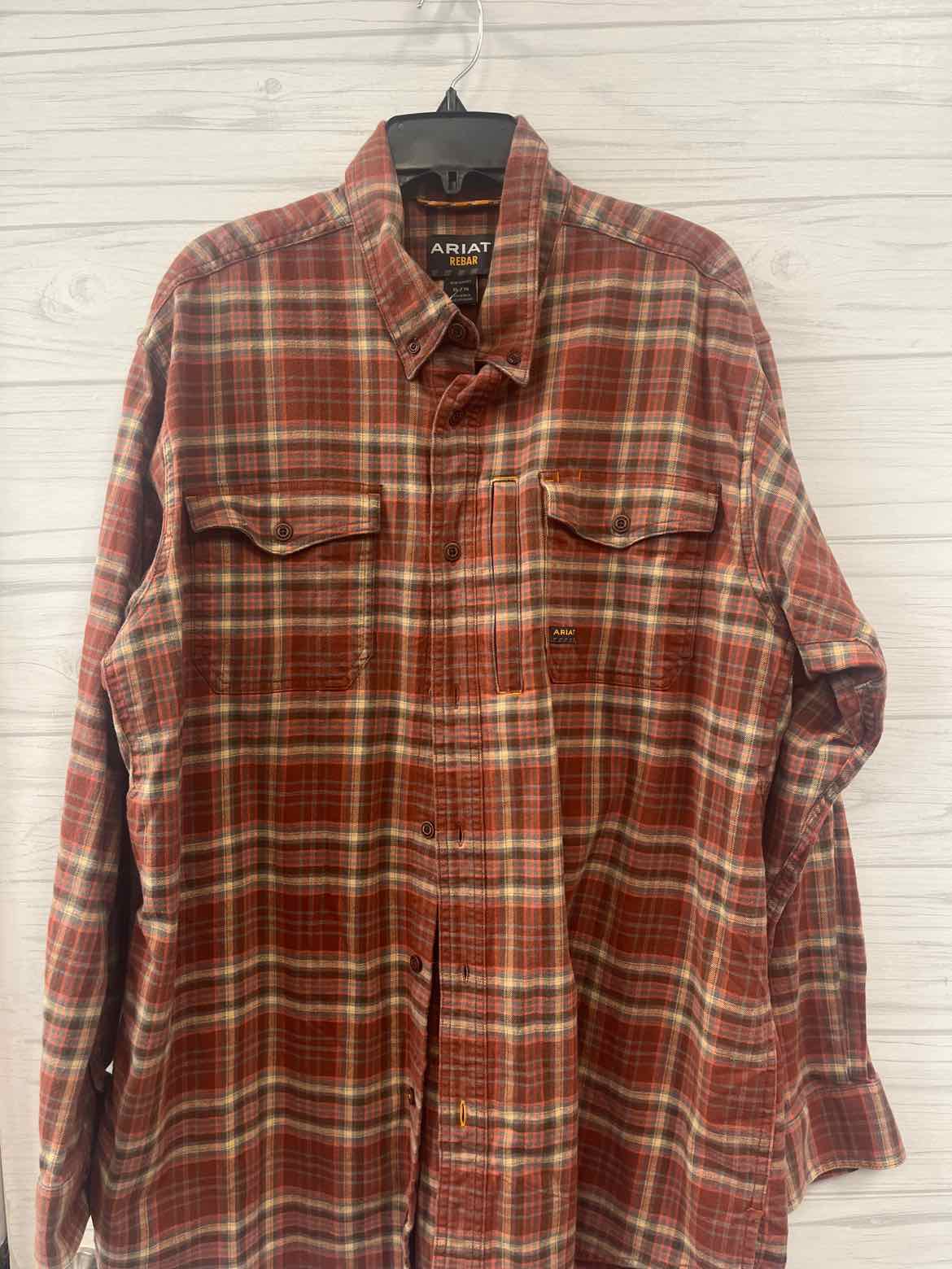 Size XL Ariat Shirt
