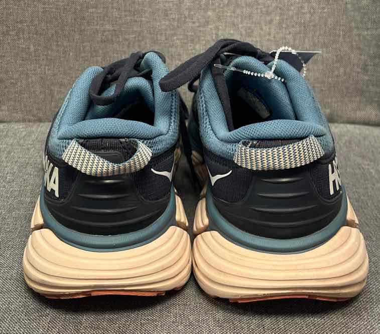 7.5 Hoka Sneakers
