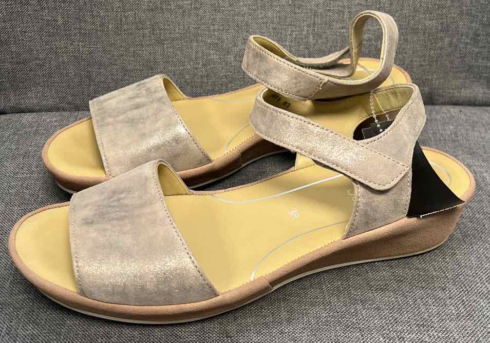 38 ara Sandals