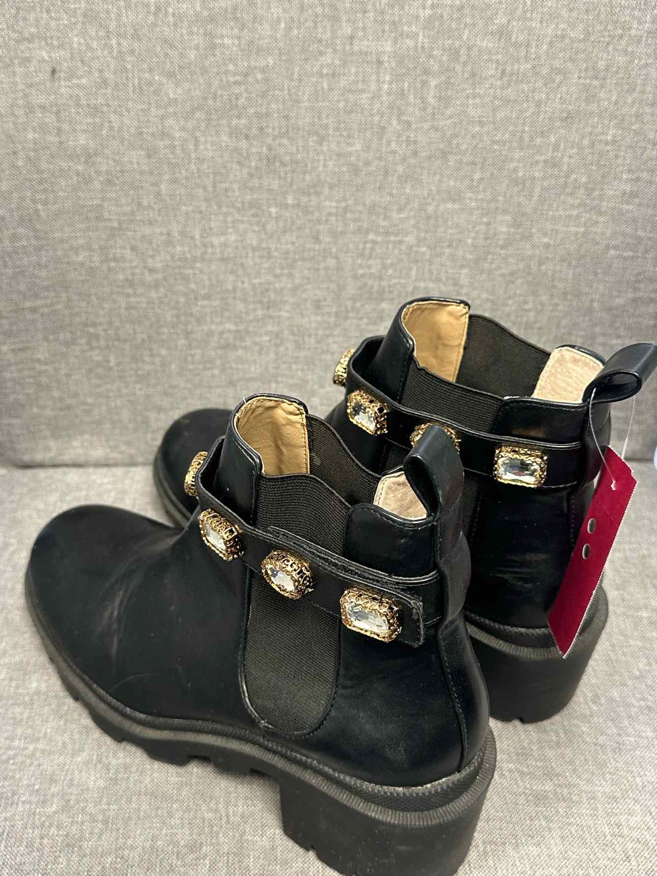 8.5 Steve Madden Boots