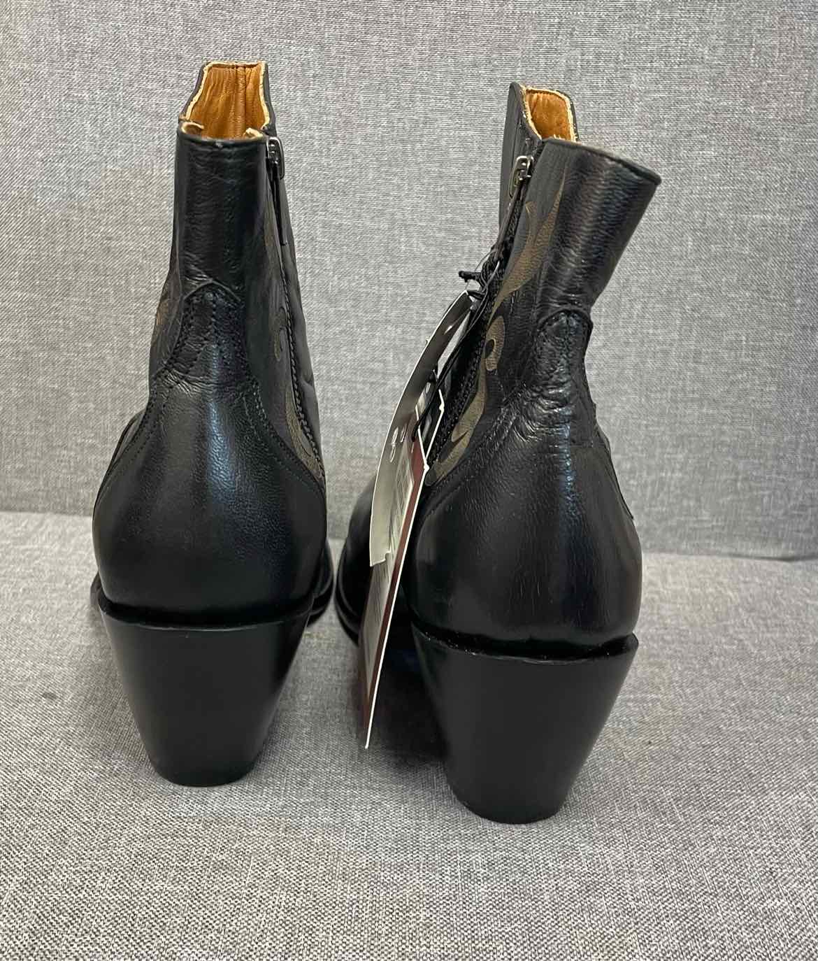 9.5 Lucchese Boots