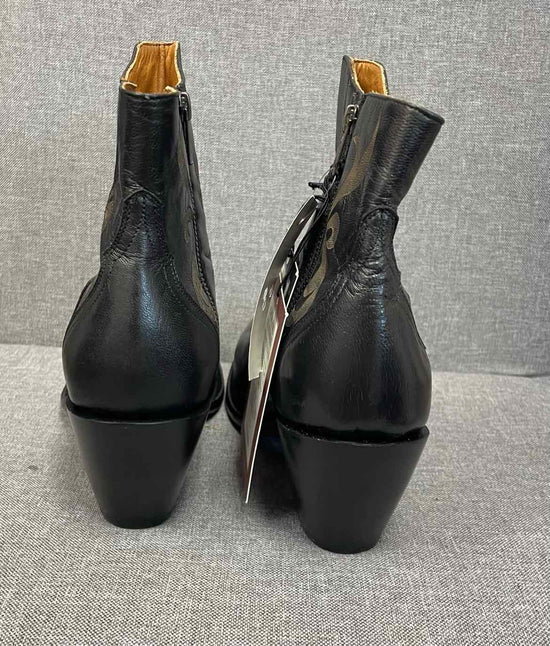 9.5 Lucchese Boots