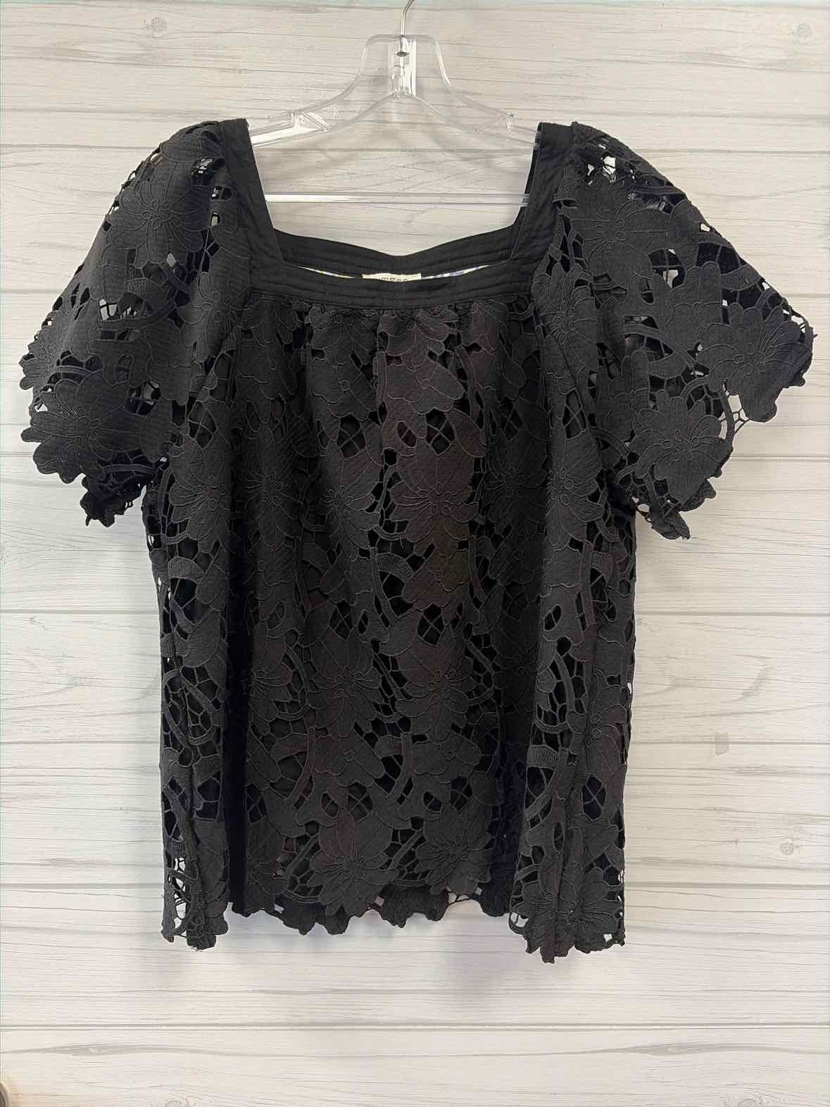 Size M Umgee Shirt