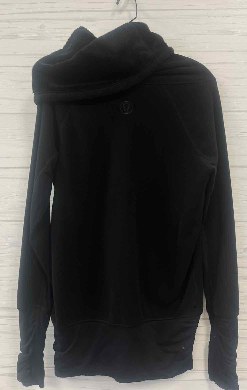 Size 6 Lululemon Pullover