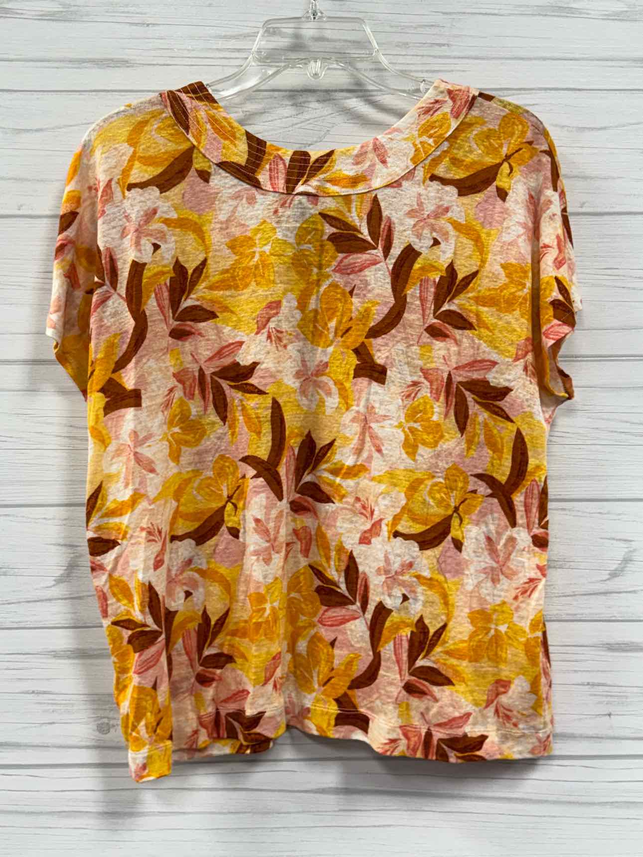 Size M Tahari Shirt