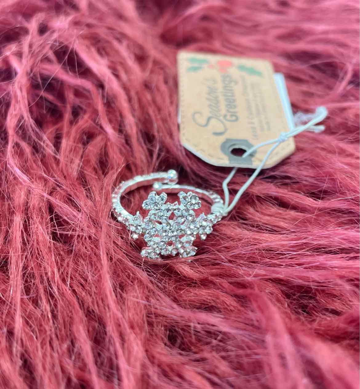 Seasons Greetings Ring