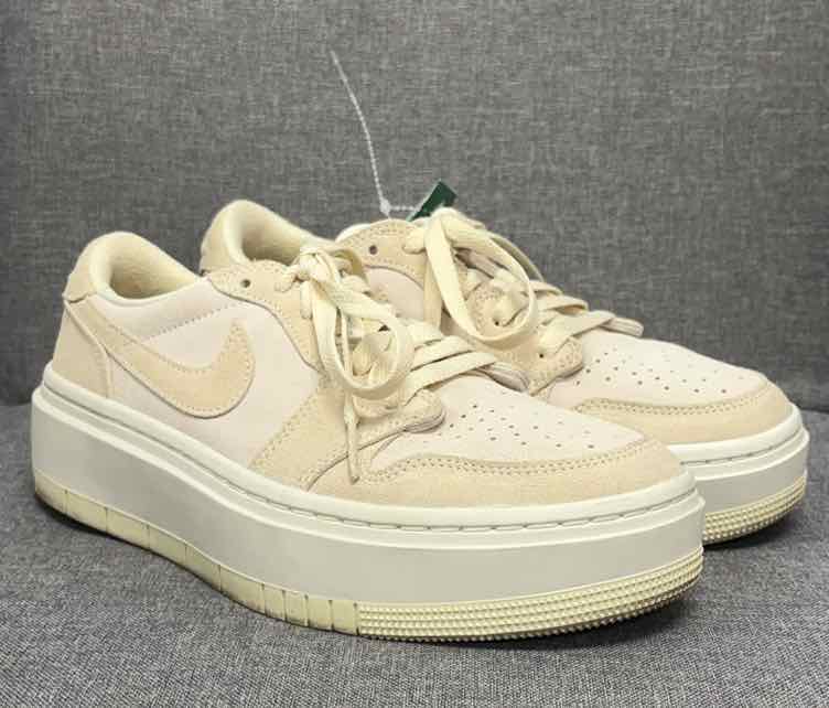 8.5 Nike Sneakers