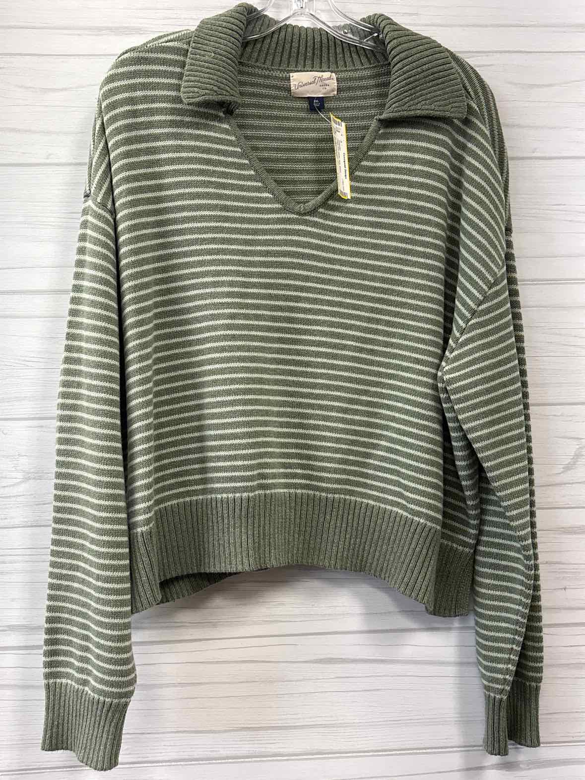 Size XXL Universal Thread Sweater