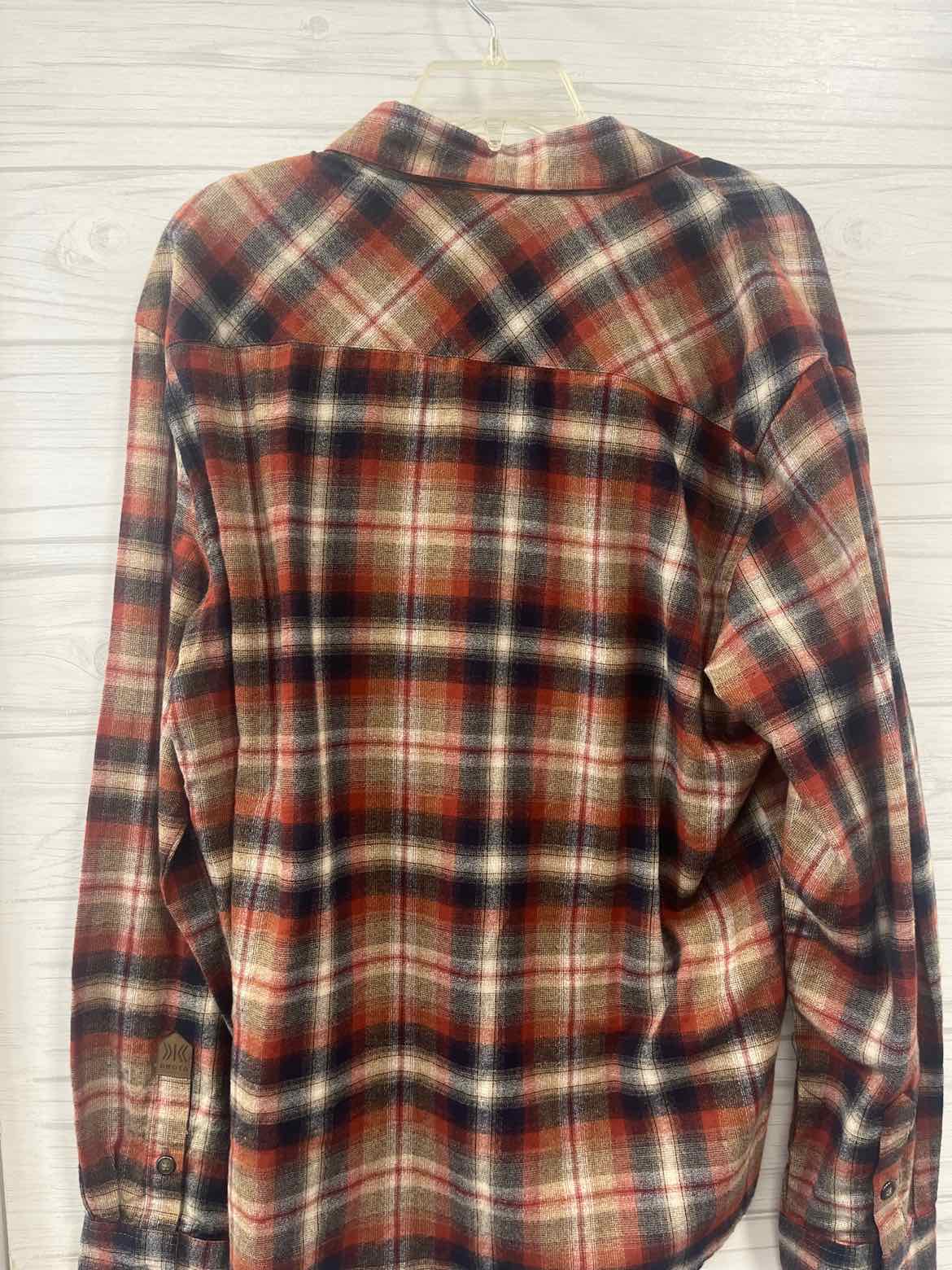 Size XL Dakota Grizzly Shirt