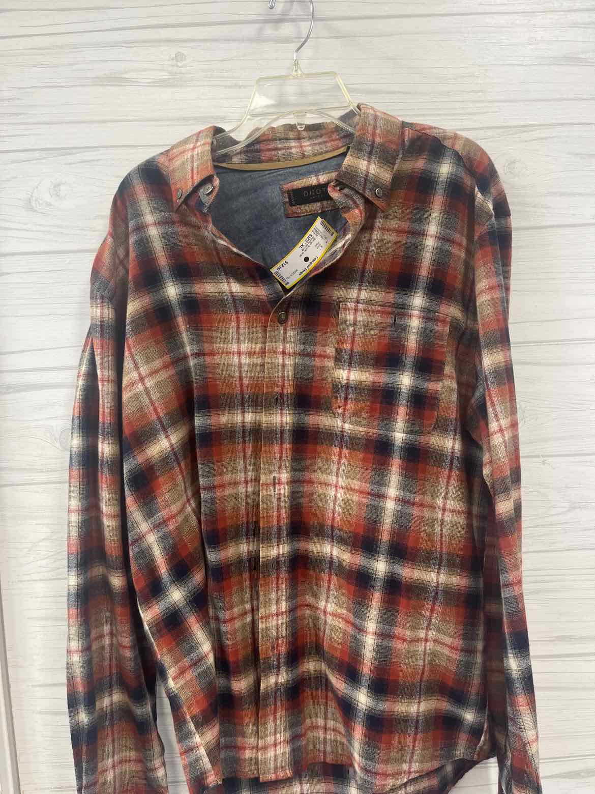 Size XL Dakota Grizzly Shirt