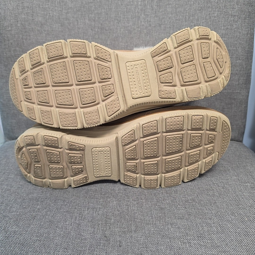 8.5 Sketchers Shoes
