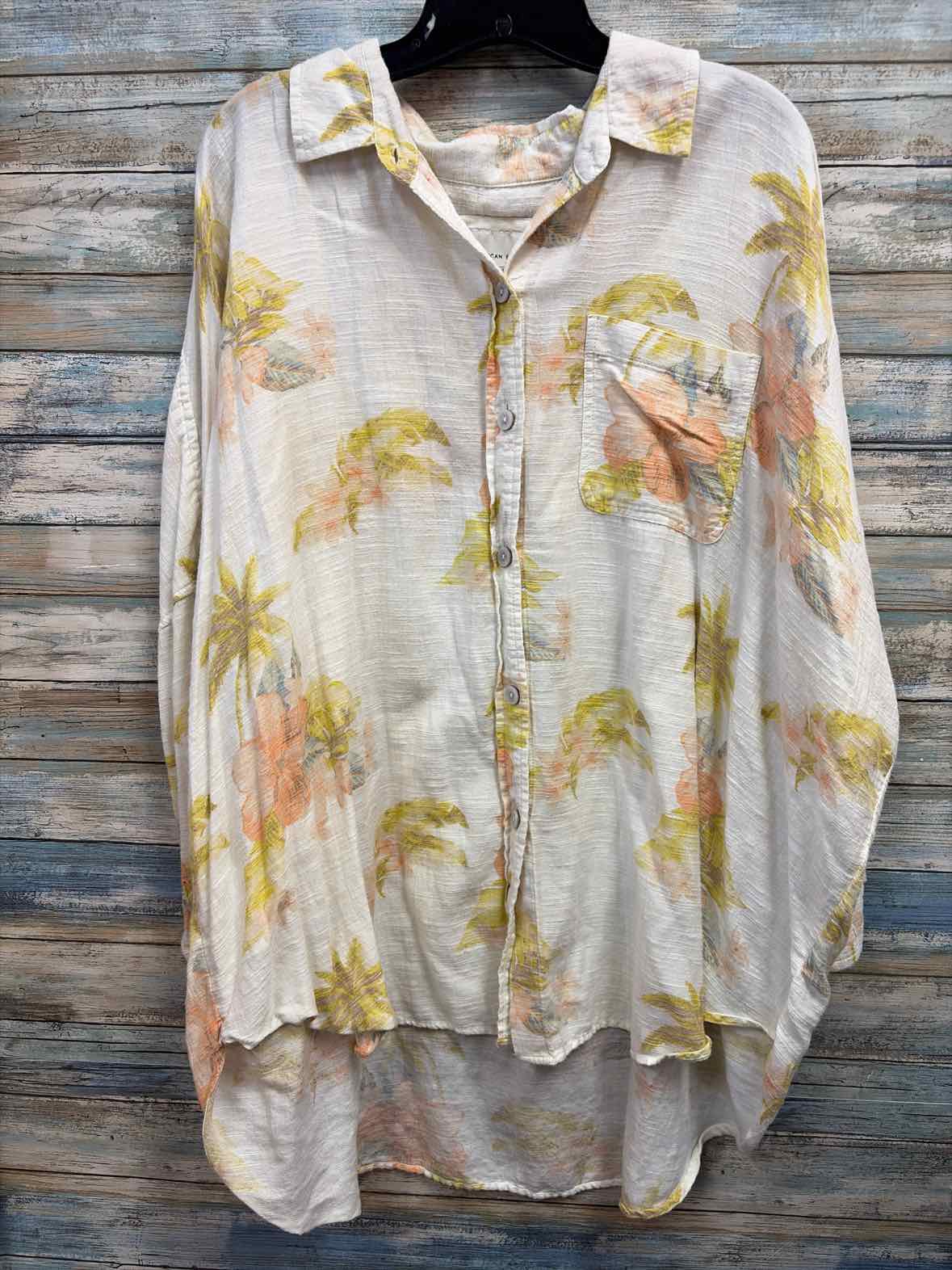 Size M American Eagle Shirt